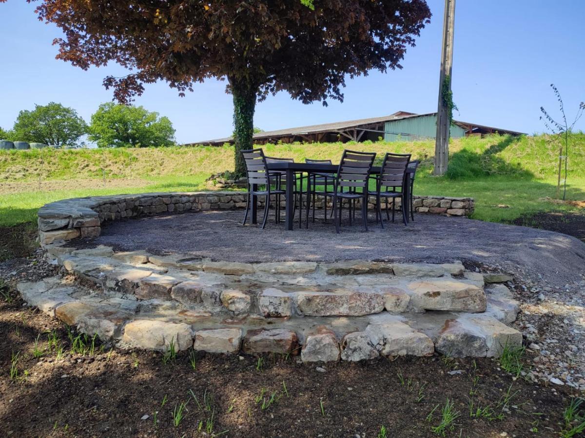 Gite Les Tongs Des Pres, Au Coeur Du Parc Normandie Maine Livaie Extérieur photo